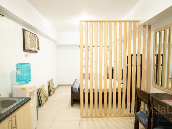 Studio Unit, The Columns Legazpi Village