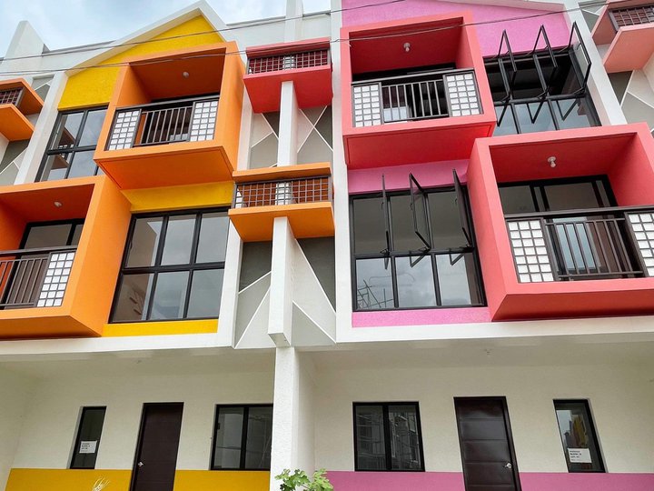 Binan Laguna 3 storey penthouse for sale