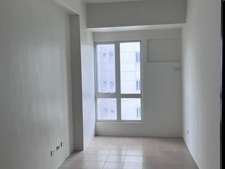 PRE-SELLING Condo near SM MEGAMALL NO DP NEEDED Rent to Own