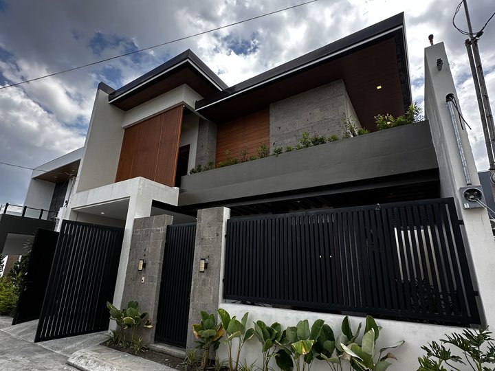 Brand New Luxury Modern Contemporary House and Lot