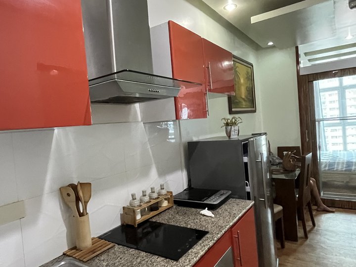 Pre-owned 30sqm unit 1br, Res. Condo for sale in Makati near Iacademy, cashand carry,near Police st