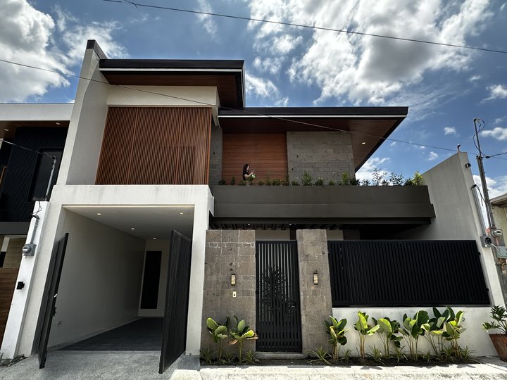 2 Storey Brand New Modern House For Sale in Angeles Pampanga