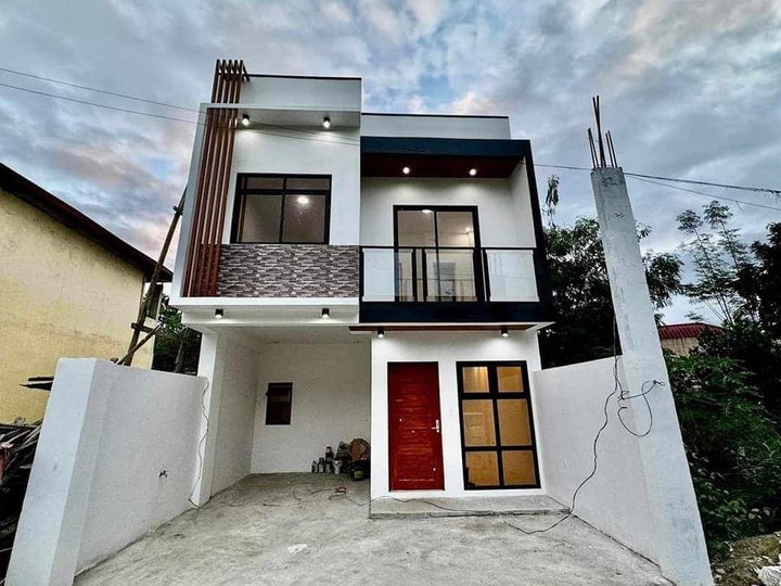 3-bedroom Single Attached House For Sale in Upper Antipolo