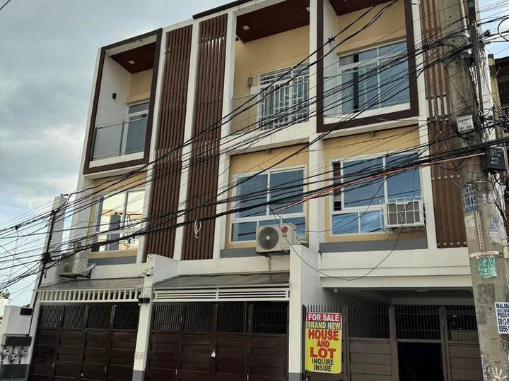 OnePropertee Brand new Town house near Quezon avenue