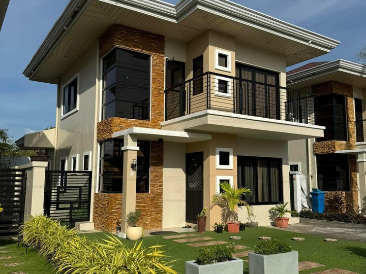 Furnished 5-bedroom Single Detached House For Sale By Owner in Dauis Bohol