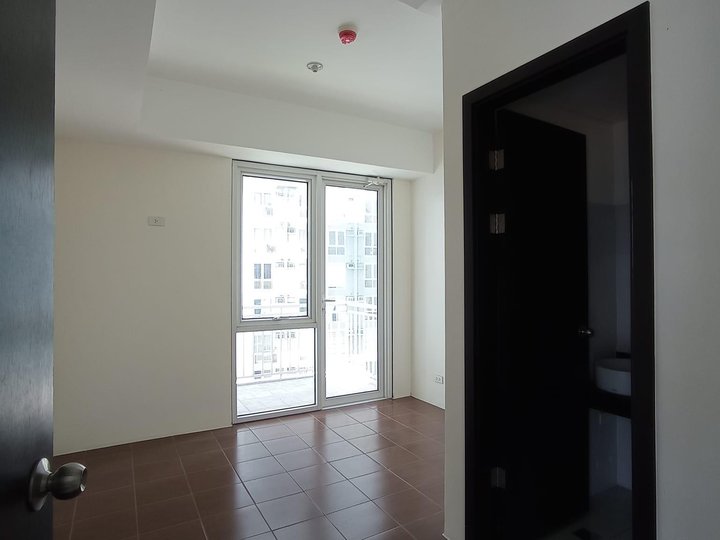 2BR w/ balcony near Tiendesitas Rent to Own Condo 0% INTEREST!