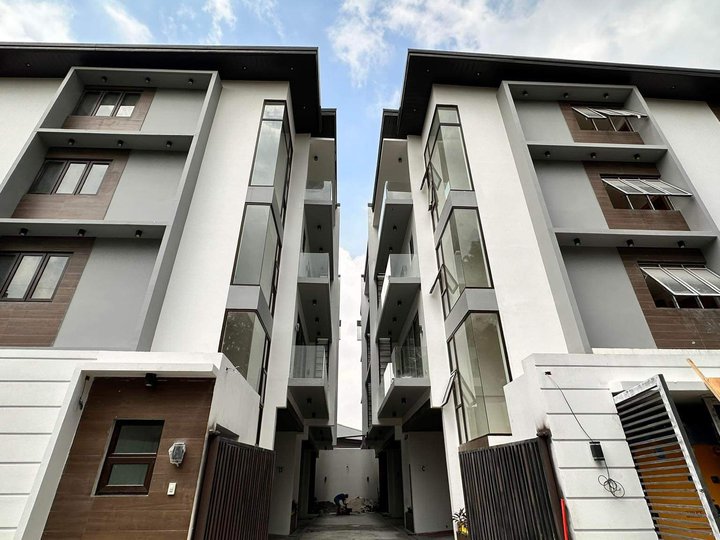 5BR- Townhouse w/ Elevator for Sale in New Manila,QC