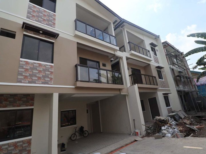 Pre-Selling 3 Storey Townhouse in West Fairview PH2709