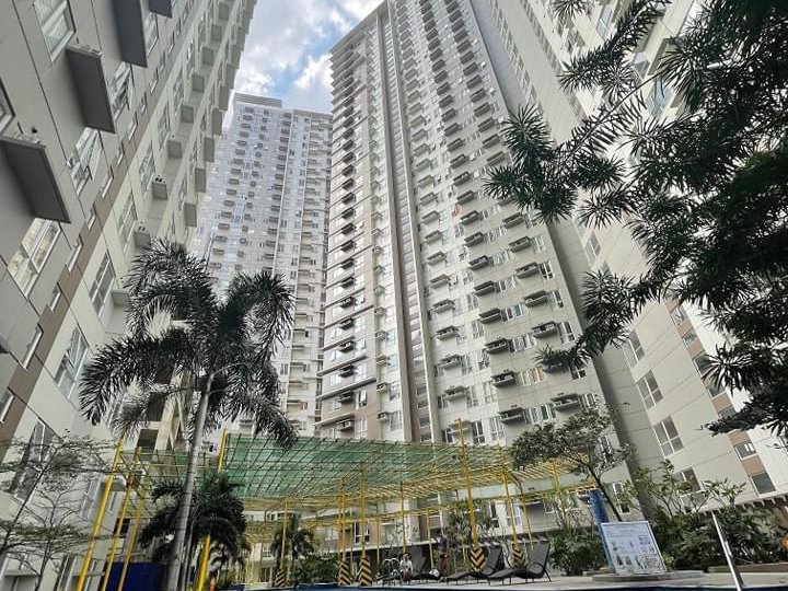 300k DOWN PAYMENT LIPAT AGAD - Rent to Own RFO Condo Accessible to BGC!