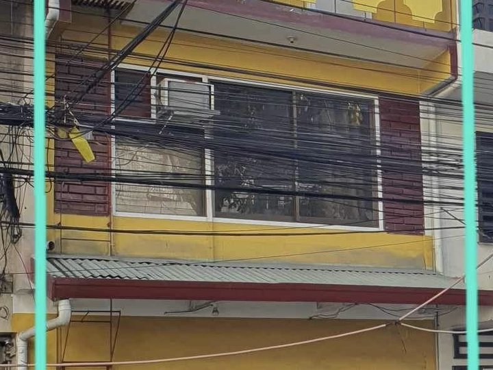 3 Storey 5 Bedroom House For Rent With Parking, Sampaloc, Manila