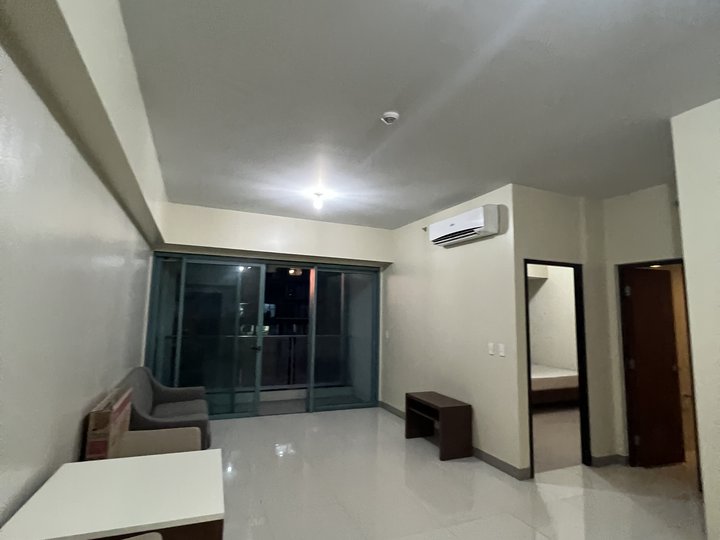 1 Bedroom Rent to Own Condo For Sale in One Uptown BGC