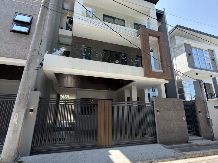 Ready For Occupancy 6-bedroom Single Detached House For Sale in Quezon City