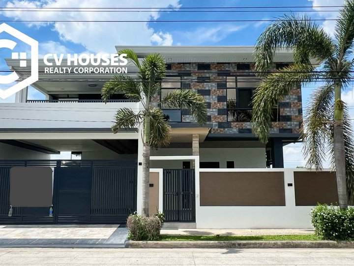 5-bedroom Single Detached House For Sale in Angeles Pampanga