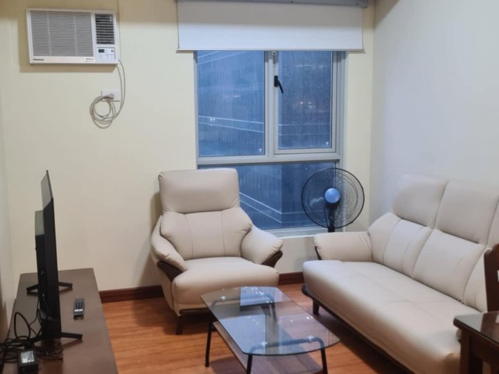 FULLY FURNISHED 1 Bedroom near UPTOWN MALL ST LUKES HOSPITAL GRANDY HYATT HOTEL