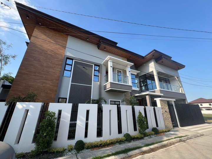 Modern Brandnew House and Lot for SALE in Clark Manor