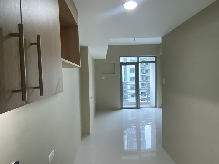 Ready For Occupancy 18.27 sqm Studio Residential Condo For Sale in Makati