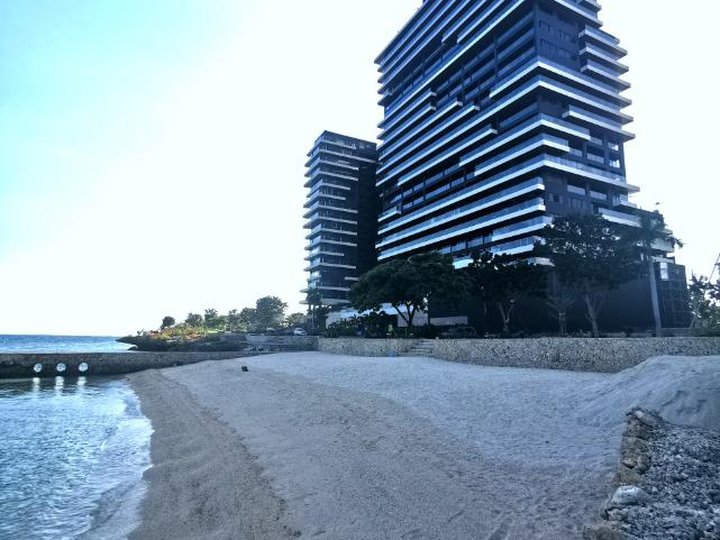 67sq.m 1 bedroom Seaview Beachfront condo for sale in Mactan Cebu