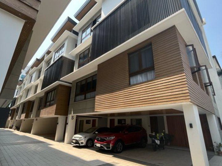 3-bedroom Townhouse For Sale in Quezon City / QC Metro Manila