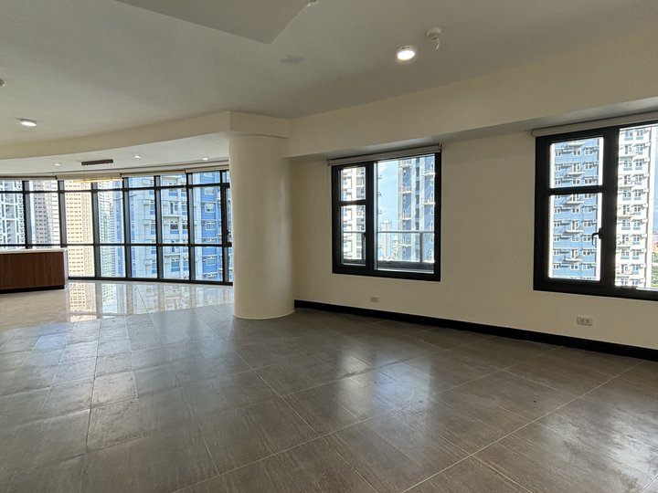 4 Bedroom Unit in Arya Residences 276 sqm Unfurnished Condo For Sale at 95M Bonifacio Global City