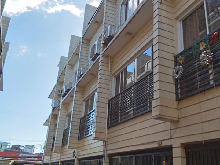 3bedroom Townhouse with Roofdeck for sale in Mandaluyong City