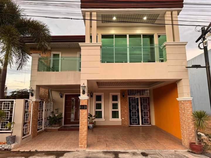 Fancy 4 Bedrooms House For Rent Near Clark Pampanga