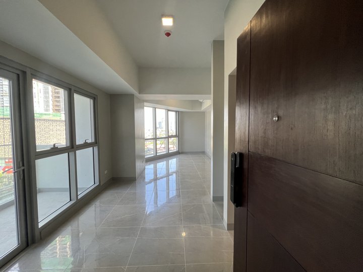 Rent To Own 1 Bedroom With Balcony Uptown Arts Residence Bgc Rfo Condo For Sale Taguig City