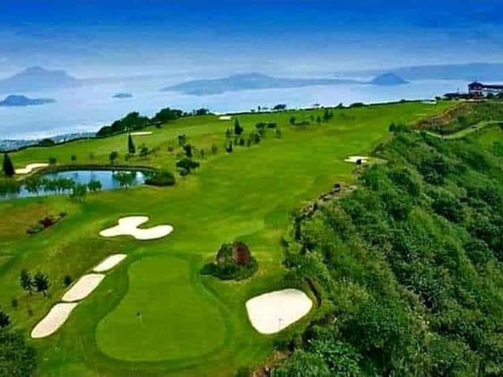 Over looking Taal lot for sale at Tagaytay Highlands with two Golf share