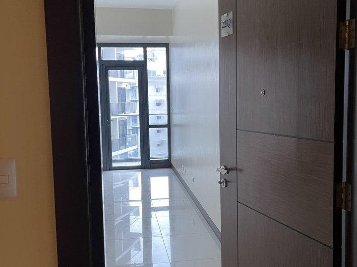 1 Bedroom Unit For Sale in Mckinley Hill, Rent To Own Condo