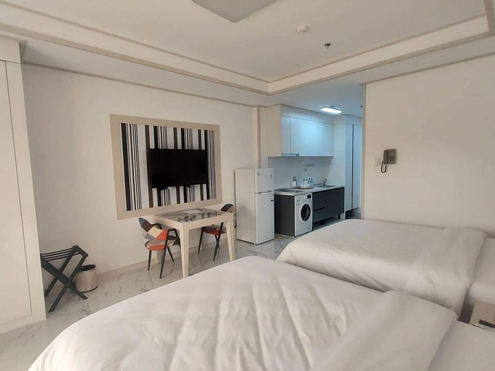 Affordable condo inside clark ! Can do monthly rental, guaranteed 25k!