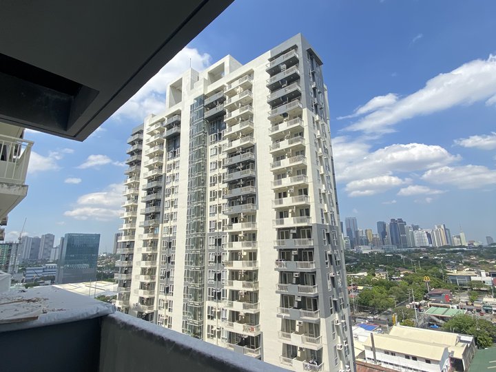 Brandnew 2 Bedroom with Balcony for sale in Ugong, Pasig near Ortigas CBD Kasara