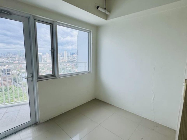 FOR SALE: 1 Bedroom with Balcony in Jazz Residences, Makati City