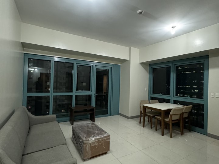 For sale 2 Bedroom Rent to Own Condo in One Uptown BGC facing Uptown Mall