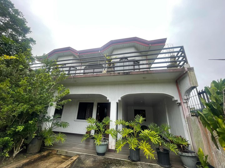 5-bedroom House For Sale in Tolentino drive Tagaytay