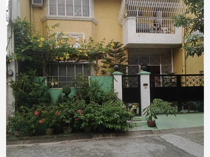 Residential House For Sale in Sta Rosa Laguna