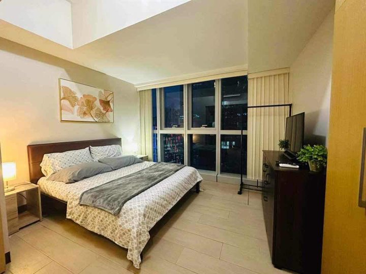 Uptown Parksuites Tower 1 One Bedroom For Sale Furnished