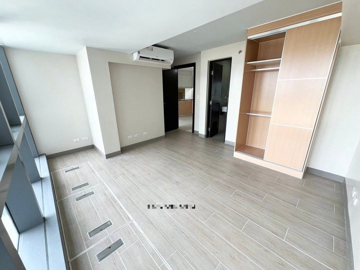 1 BR. 55 sqm. Eastwood Global Plaza / High End condo for sale in Eastwood City