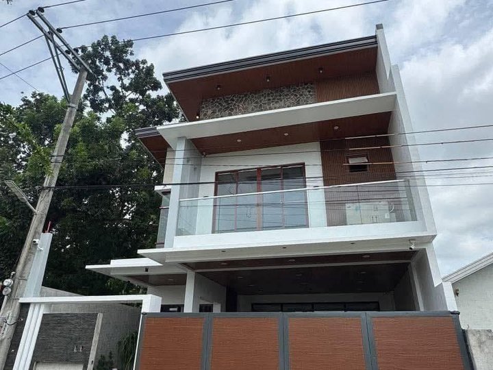 FOR SALE ELEGANT MODERN BALI STYLE TWO STOREY HOUSE AND LOT W/ SWIMMING POOL AND JACUZZI IN PAMPANGA