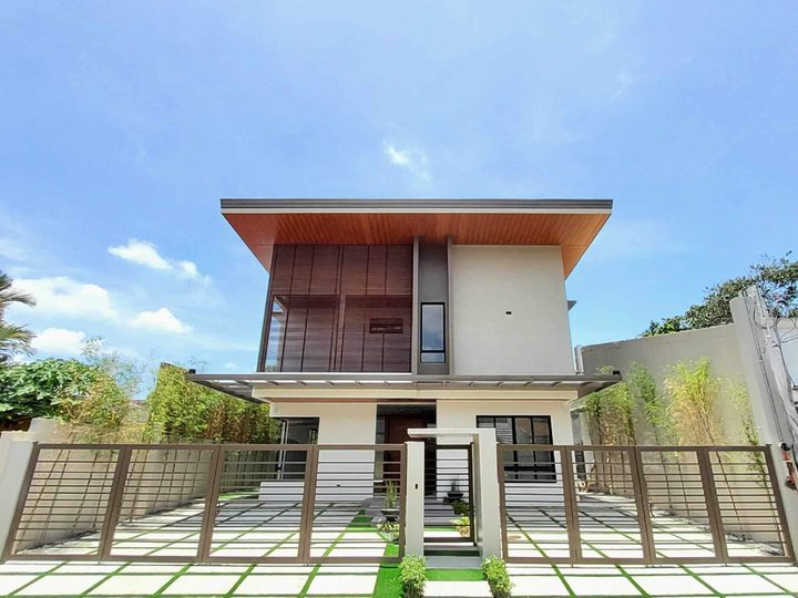 5-Bedrooms BrandNew House For Sale Las Pinas