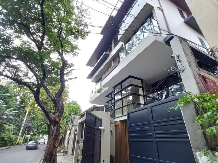 4-bedroom Duplex / Twin House For Sale in Cubao Quezon City / QC Metro Manila