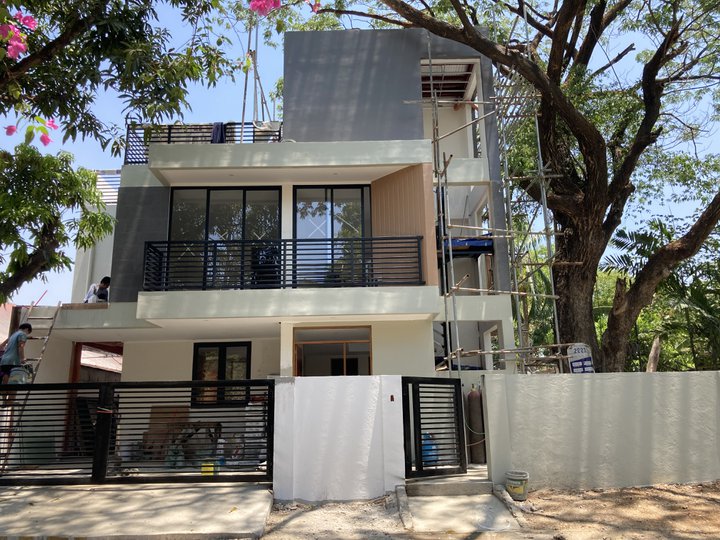 Modern House and Lot for Sale in Cainta