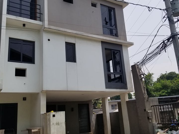 For Sale By Owner 3 Storey Townhouse along Mindanao Avenue Quezon City