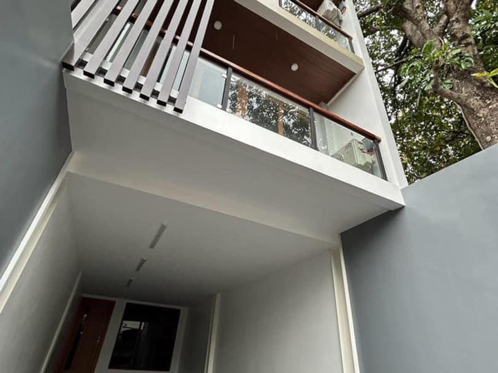 Brand new 3 Storey Town house near Congressional avenue Quezon city