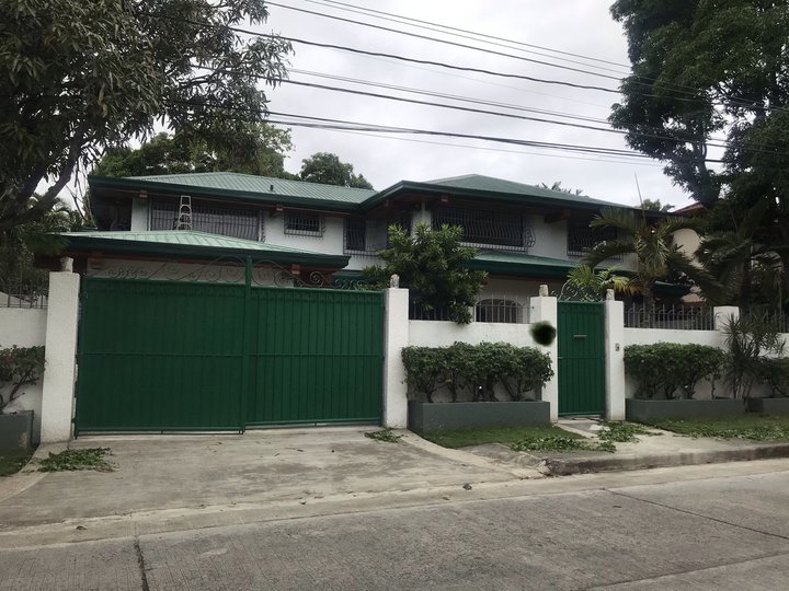 4-Bedrooms 2Storey House For Rent Ayala Alabang