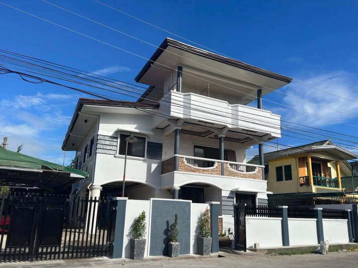 6-bedroom House For Sale in Limay Bataan