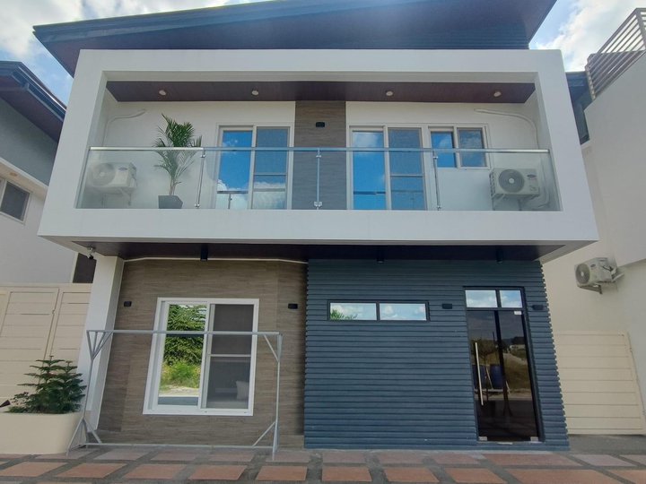 5-bedroom Duplex / Twin House For Sale in Angeles Pampanga