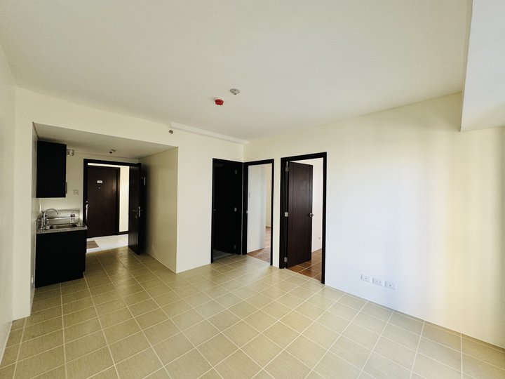 For Sale Ready For Occupancy 2 Bedroom in Pioneer Woodlands near SM Mega Mall, Ortigas, MRT BONI BGC