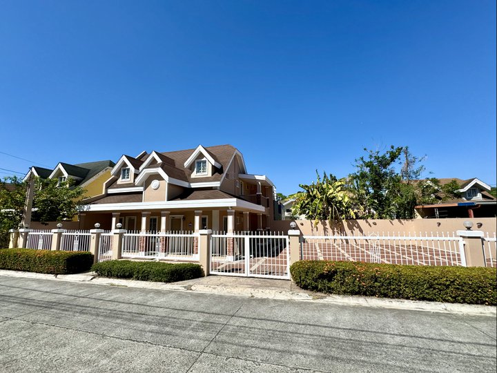 Beautiful American Style 2 Storey House with Large Courtyard