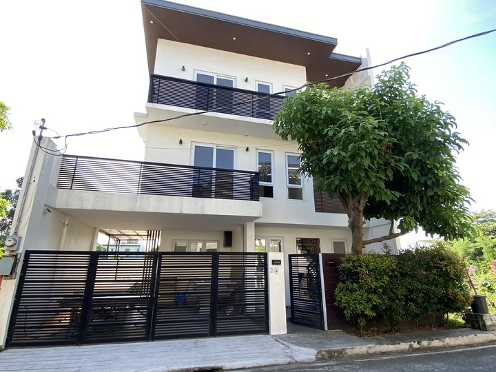 HOUSE AND LOT FOR SALE - GREENWOODS PASIG