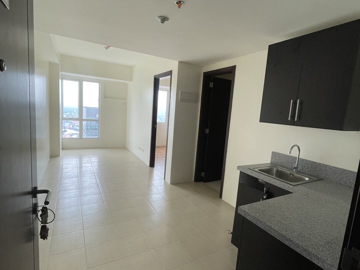 RENT TO OWN 1 BEDROOM IN MANDALUYONG LIFETIME OWNERSHIP LOWEST DP TO MOVE IN PET FRIENDLY NEAR MRT