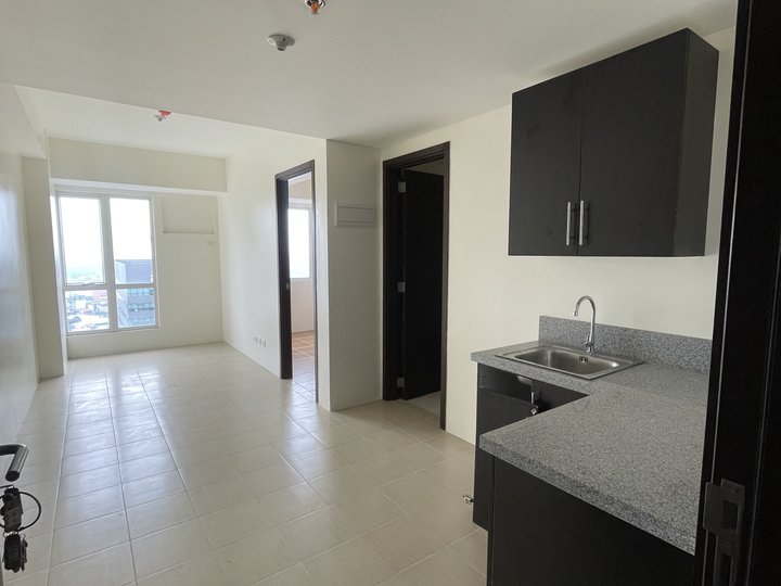 AFFORDABLE 1BR RENT TO OWN 20K/MO. NO DP 0% INTEREST NEAR NAIA BGC MAKATI CBD ORTIGAS SM MEGAMALL